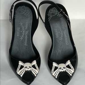 RARE, unworn, and they still smell like bubblegum!
